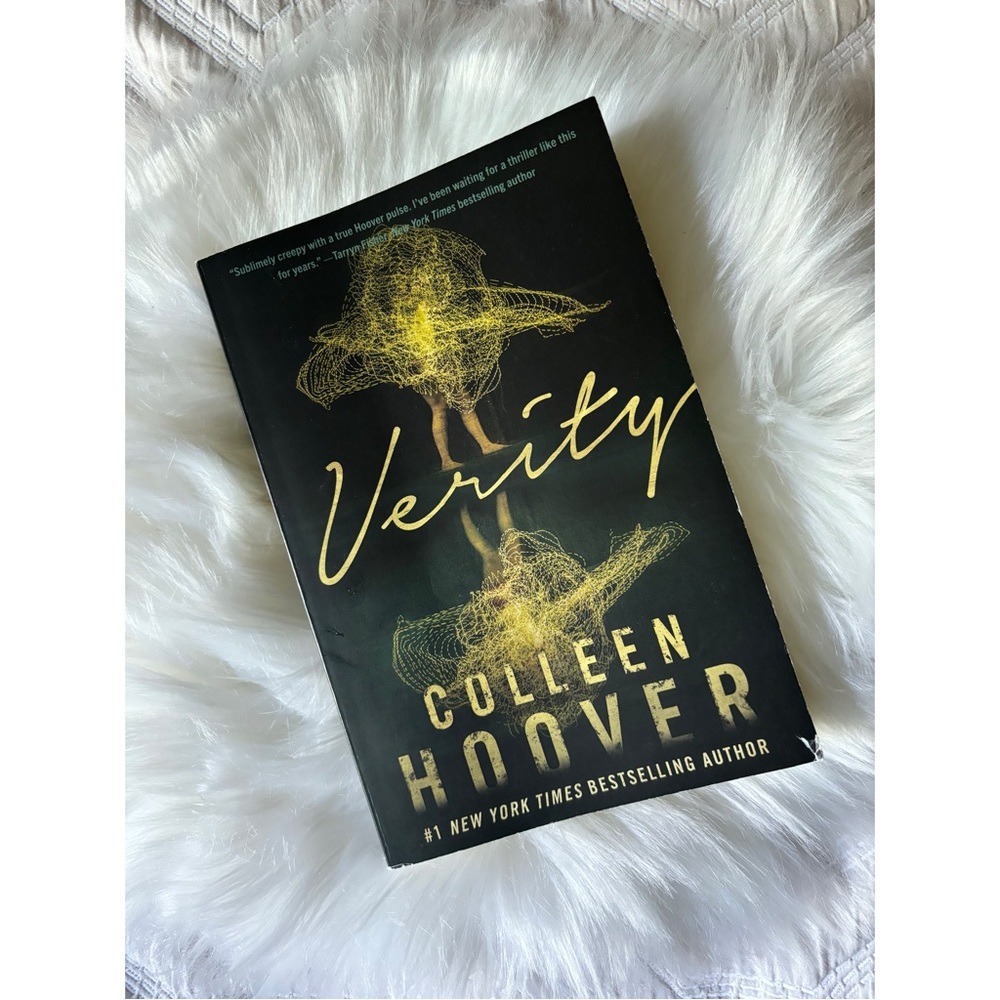 VERITY by Colleen Hoover [Paperback]